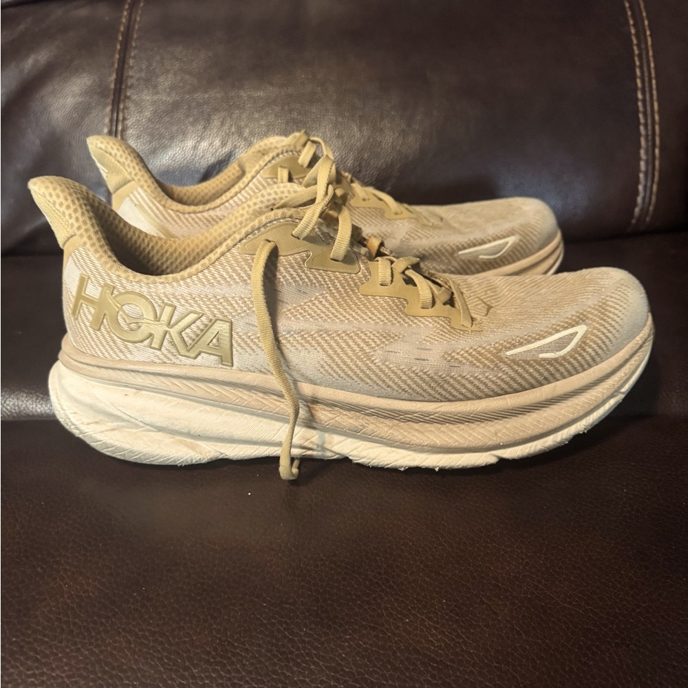 Hoka Clifton 9